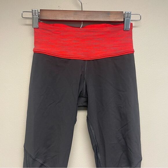 Lululemon Womens Black Workout Pants Leggings Size 2 - Picture 1 of 5